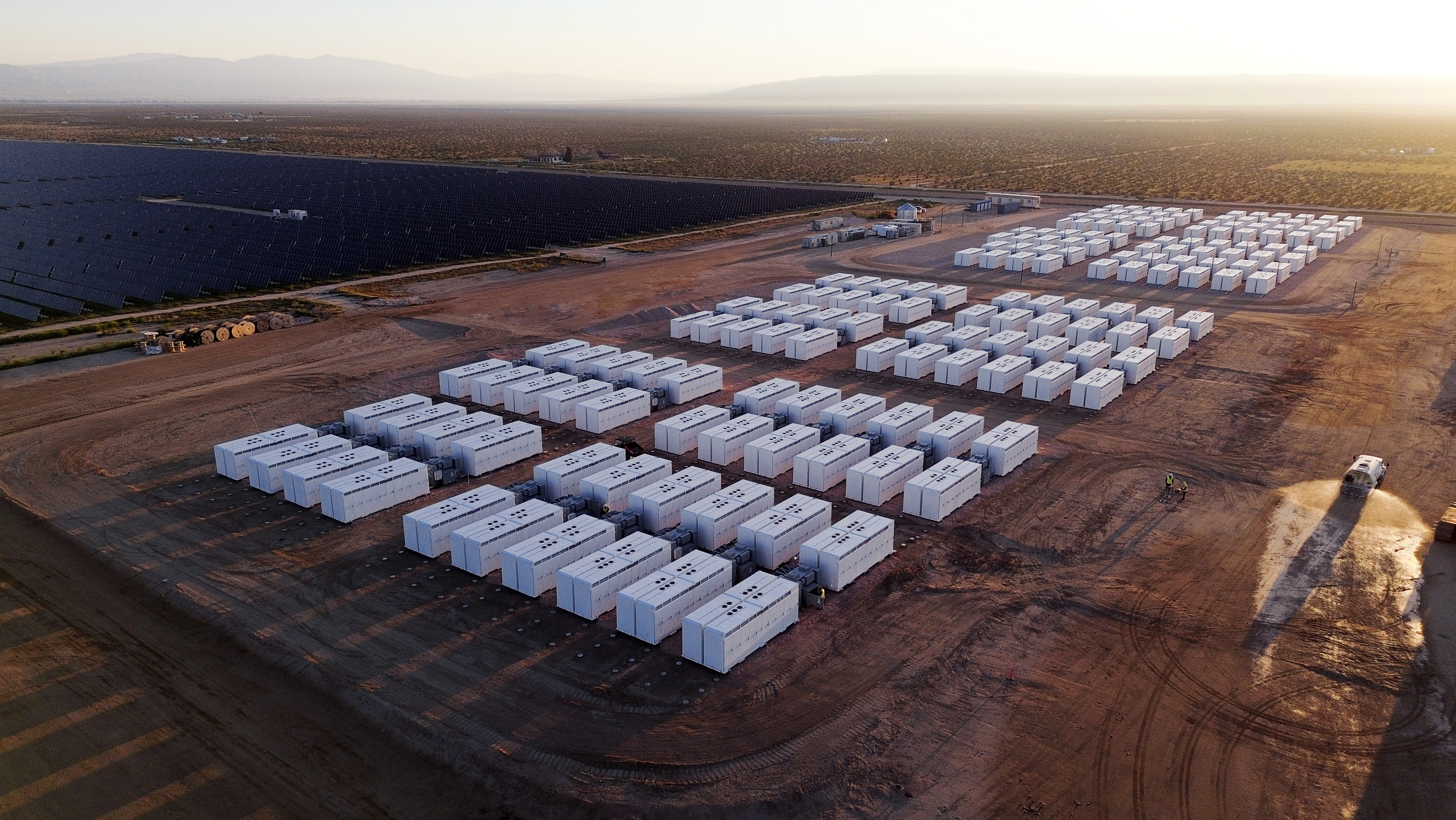 Megapack supporting solar farm