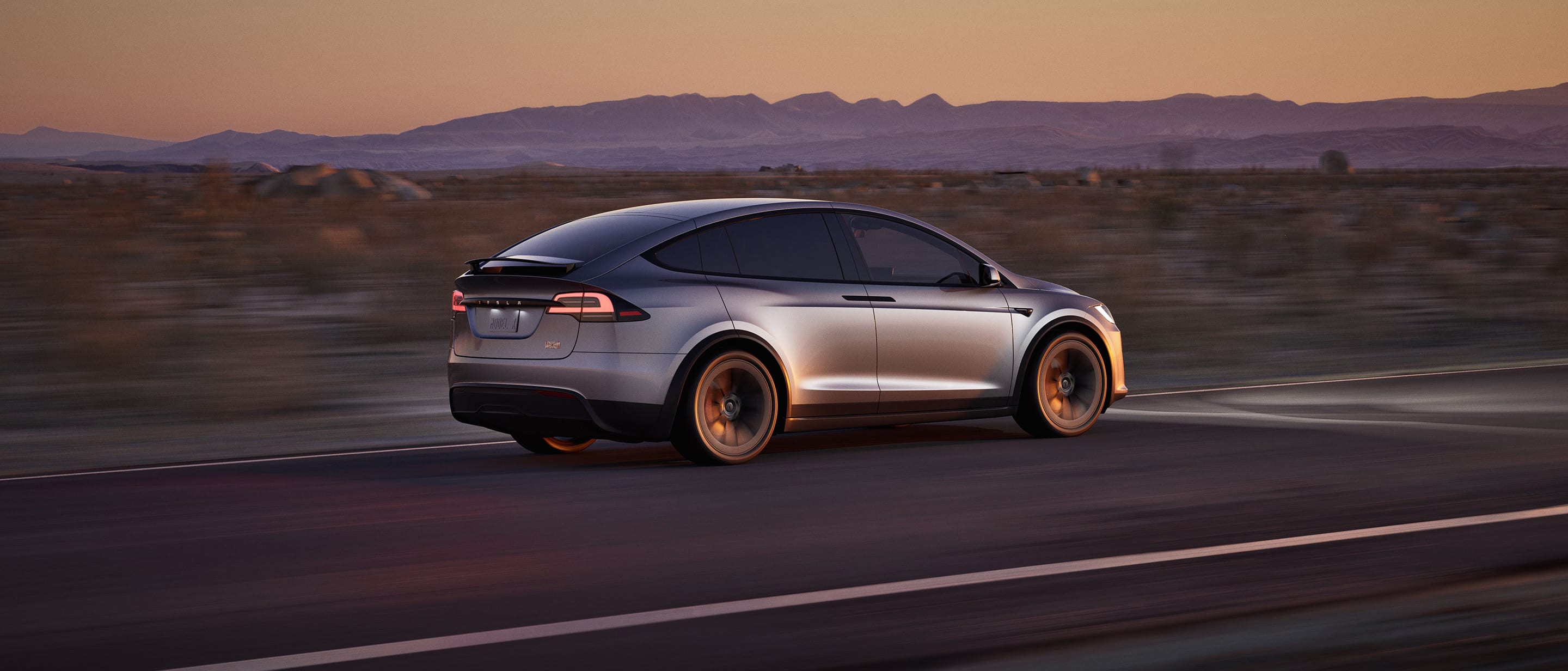 Model X acelerando por una autopista