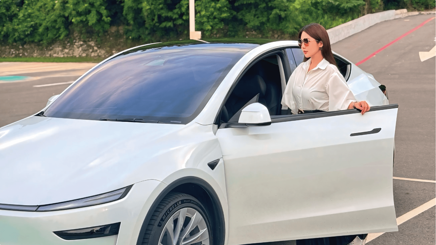 理工爸看 Model Y：更安心，也更懂家人