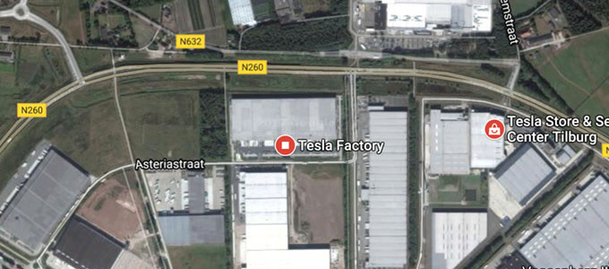 Widok satelitarny Google na fabrykę i centrum dostaw firmy Tesla w Tilburgu