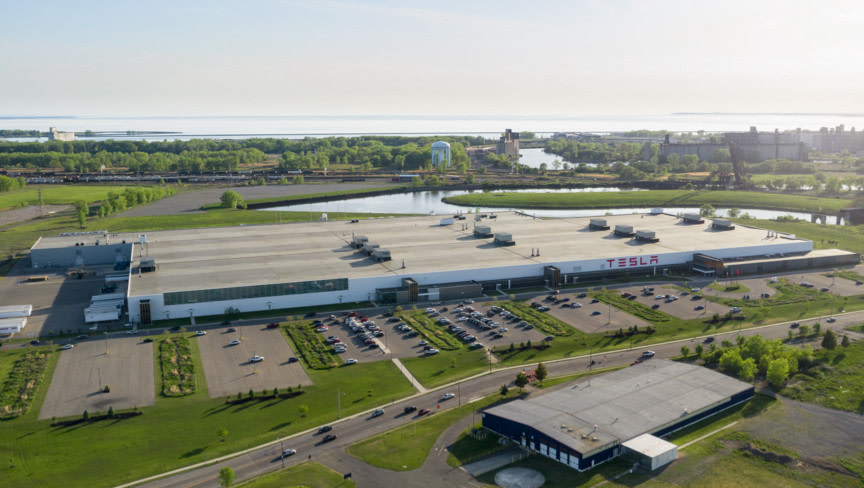 Widok z drona na Gigafactory New York